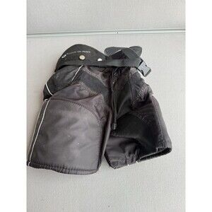 Nike Quest Youth Hockey Girdle Shorts – Size Medium – Padded Protective Gear